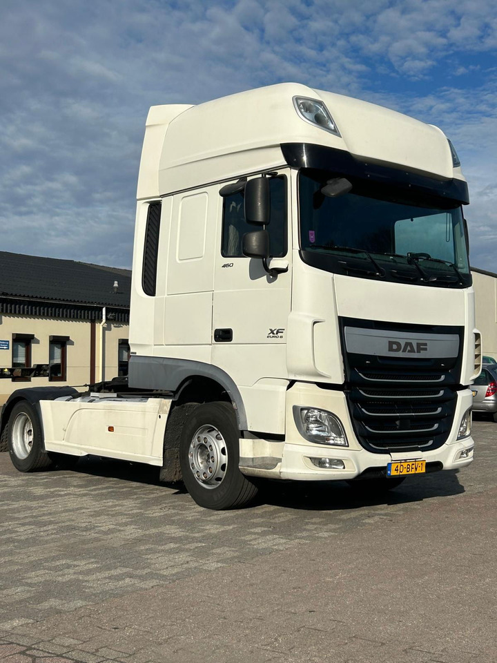 DAF XF 460 Daf XF Superspace / 807.000 KM / 2015 / NL truck - Xe đầu kéo: hình 4 DAF XF 460 Daf XF Superspace / 807.000 KM / 2015 / NL truck - Xe đầu kéo: hình 4