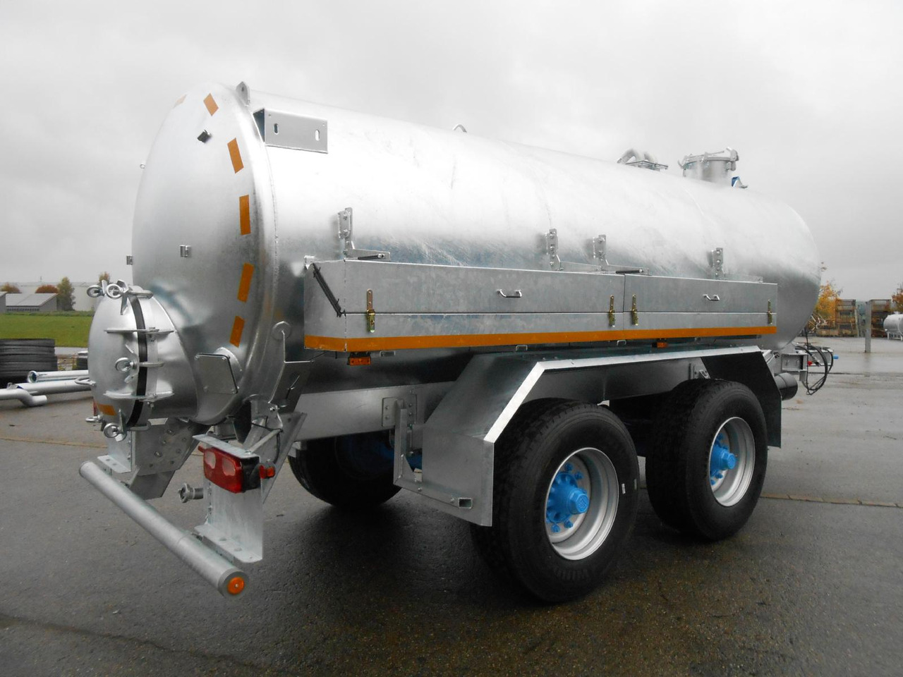 M-Vac 12000l / Wasserfass M-Vac 12000l (12m³) Wasserfass / Wassertank mit 80 km/h Zulassung - Rơ moóc bồn: hình 2 M-Vac 12000l / Wasserfass M-Vac 12000l (12m³) Wasserfass / Wassertank mit 80 km/h Zulassung - Rơ moóc bồn: hình 2