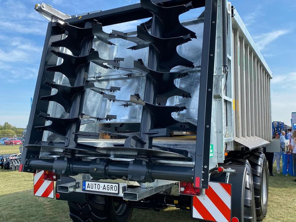 Auto-Agro Miststreuer / Manure spreader / Epandeur à fumier / Rimorchio spandiconcime / Разбрасыватель органических удобрений / Rozrzutnik obornika Tandem N268 - Máy rải phân chuồng: hình 4 Auto-Agro Miststreuer / Manure spreader / Epandeur à fumier / Rimorchio spandiconcime / Разбрасыватель органических удобрений / Rozrzutnik obornika Tandem N268 - Máy rải phân chuồng: hình 4