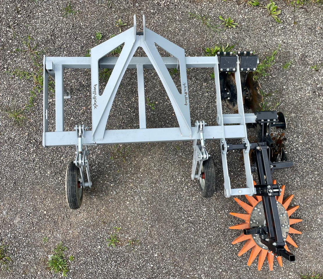 Berrypark Roll- und Fingerhacke / Orchard Weeder / Sarcleuse arboricole / Pielnik sadowniczy - Máy trồng trọt: hình 4 Berrypark Roll- und Fingerhacke / Orchard Weeder / Sarcleuse arboricole / Pielnik sadowniczy - Máy trồng trọt: hình 4