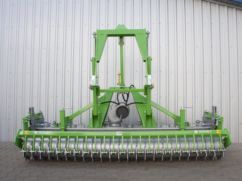 Bomet Kreiselegge / Power harrow / Herse rotative / Erpice rotante / Grada rotativa / Brona wirnikowa 3 m - Dàn xới lưỡi đứng: hình 2 Bomet Kreiselegge / Power harrow / Herse rotative / Erpice rotante / Grada rotativa / Brona wirnikowa 3 m - Dàn xới lưỡi đứng: hình 2
