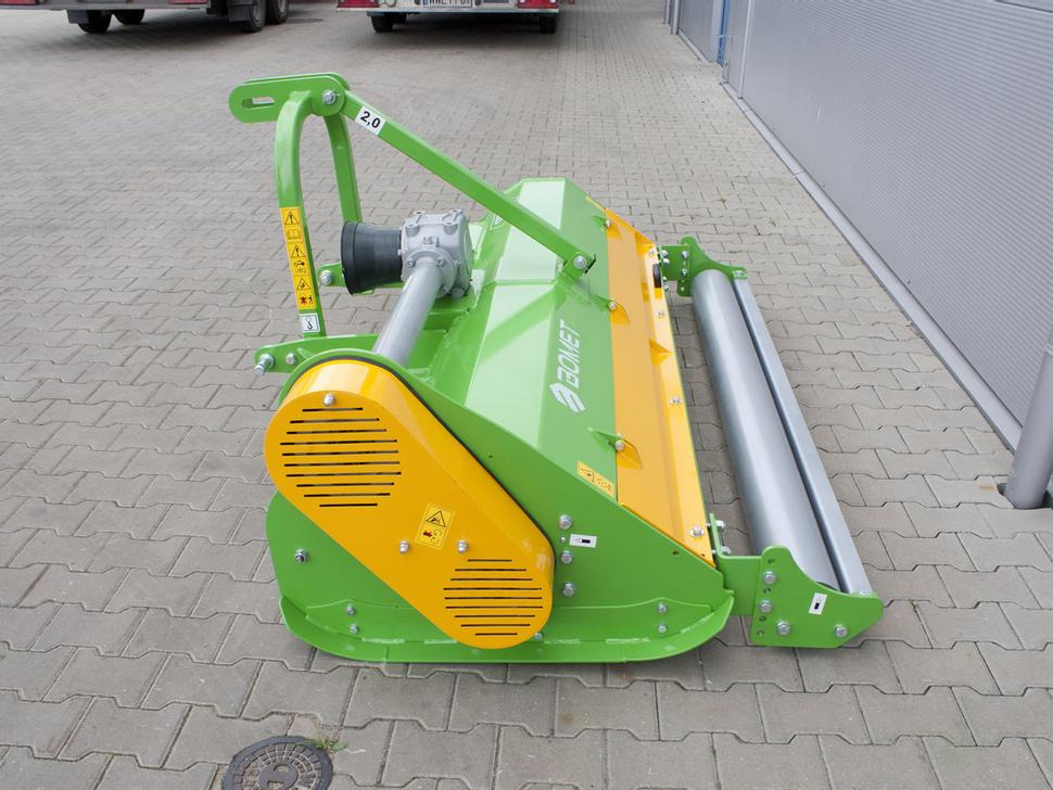 Bomet Schlegelmulcher / Flail mower / Faucheuse à fléaux / condizionatore a flagelli / Мульчер / Kosiarka bijakowa Indus 2 m - Dàn băm cỏ: hình 4 Bomet Schlegelmulcher / Flail mower / Faucheuse à fléaux / condizionatore a flagelli / Мульчер / Kosiarka bijakowa Indus 2 m - Dàn băm cỏ: hình 4