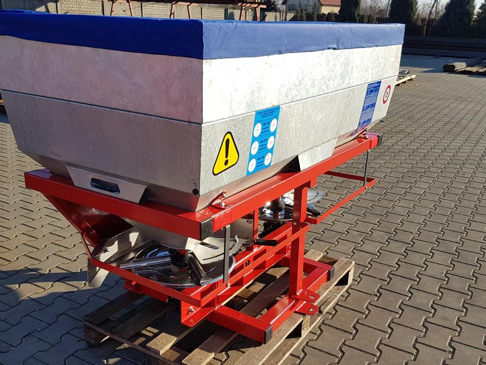 Grass-Rol Düngerstreuer / Fertilizer spreader / Epandeur d'engrais / Spandiconcime / Разбрасыватель минеральных удобрений / Rozsiewacz nawozu 600 l - Máy rải phân bón: hình 5 Grass-Rol Düngerstreuer / Fertilizer spreader / Epandeur d'engrais / Spandiconcime / Разбрасыватель минеральных удобрений / Rozsiewacz nawozu 600 l - Máy rải phân bón: hình 5