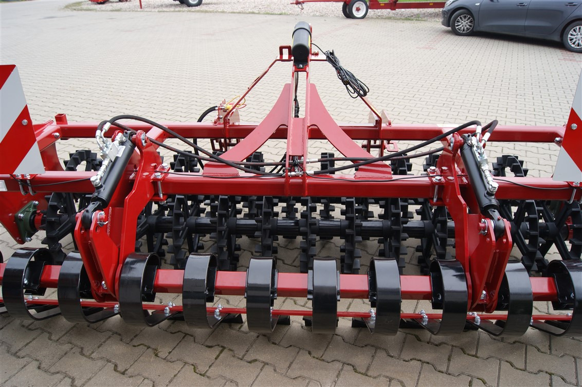Lupus Crosskillwalze / Crosskill roller / Rouleau tandem avant Crosskill / Rodillo tándem delantero Wał przedni tandem Crosskill 3 m - Con lăn ruộng: hình 4 Lupus Crosskillwalze / Crosskill roller / Rouleau tandem avant Crosskill / Rodillo tándem delantero Wał przedni tandem Crosskill 3 m - Con lăn ruộng: hình 4