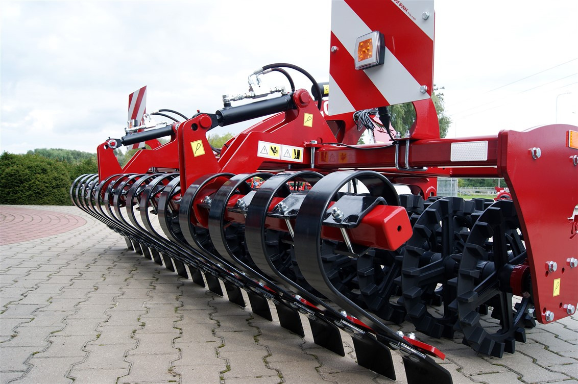 Lupus Crosskillwalze / Crosskill roller / Rouleau tandem avant Crosskill / Rodillo tándem delantero Wał przedni tandem Crosskill 3 m - Con lăn ruộng: hình 3 Lupus Crosskillwalze / Crosskill roller / Rouleau tandem avant Crosskill / Rodillo tándem delantero Wał przedni tandem Crosskill 3 m - Con lăn ruộng: hình 3