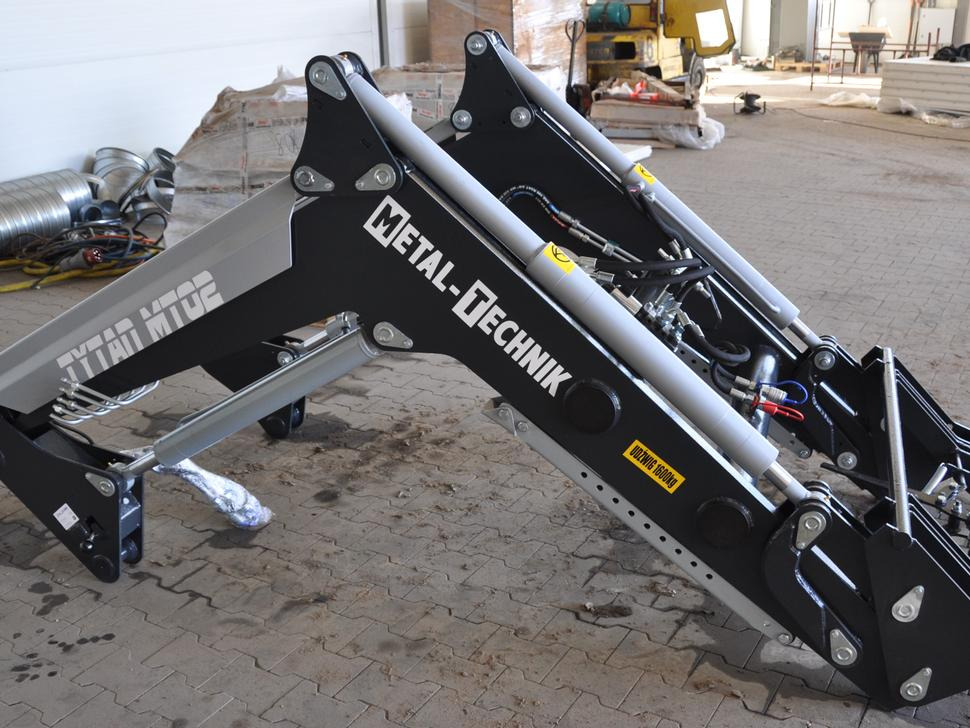 METAL-TECHNIK Frontlader / Front loader / Chargeur frontal / Caricatore frontale / Cargador fronta / Фронтальный погрузчик / Ładowacz czołowy Tytan MT-02 - Máy chất hàng trước cho máy cày cho Đính kèm: hình 2 METAL-TECHNIK Frontlader / Front loader / Chargeur frontal / Caricatore frontale / Cargador fronta / Фронтальный погрузчик / Ładowacz czołowy Tytan MT-02 - Máy chất hàng trước cho máy cày cho Đính kèm: hình 2