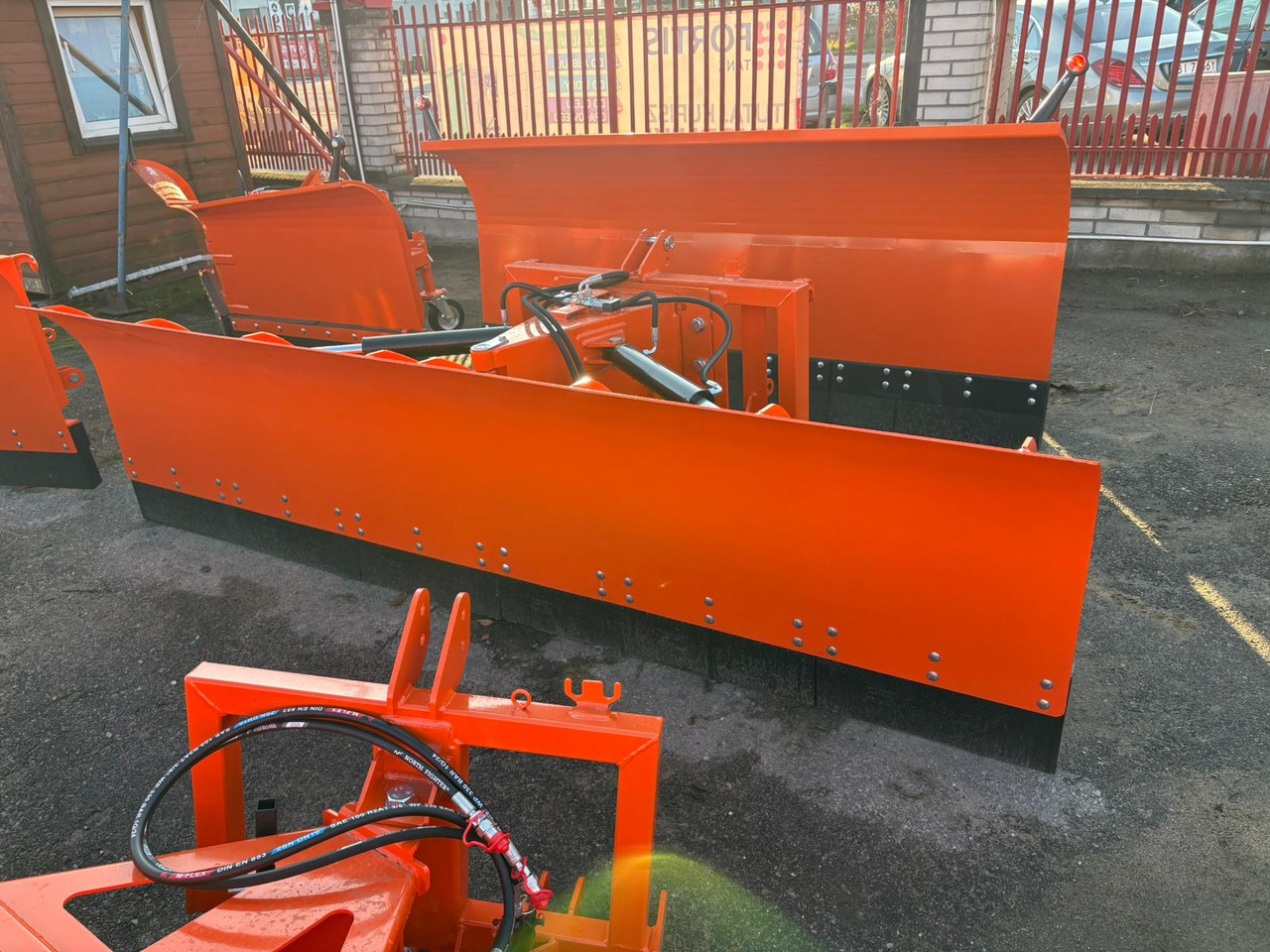 METAL-TECHNIK Schneeschild / Snow plow / Lame à neige / sgombraneve dritto / Cнегоочиститель / Pług odśnieżny prosty 3 m - Cày tuyết cho Cày tuyết: hình 1 METAL-TECHNIK Schneeschild / Snow plow / Lame à neige / sgombraneve dritto / Cнегоочиститель / Pług odśnieżny prosty 3 m - Cày tuyết cho Cày tuyết: hình 1