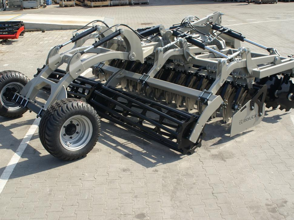 ROLEX Hydraulische Scheibenegge / Hydraulic discs harrow / Dechaumeur à disques / Erpice a dischi / Дисковая гидравлическая борона тип лёгкий с тележкой / Brona talerzowa hydraulicznie składana lekka - Bừa đĩa: hình 4 ROLEX Hydraulische Scheibenegge / Hydraulic discs harrow / Dechaumeur à disques / Erpice a dischi / Дисковая гидравлическая борона тип лёгкий с тележкой / Brona talerzowa hydraulicznie składana lekka - Bừa đĩa: hình 4