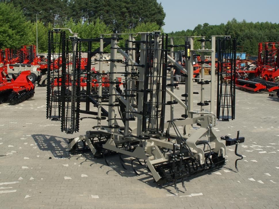 ROLEX Saatbettkombination / Hydraulically cultivator / Vibroculteur / Aggregato di coltivazione / Почвообрабатывающий гидравлический складывающийся агрегат / Agregat uprawowy hydraulicznie składany - Máy trồng trọt: hình 1 ROLEX Saatbettkombination / Hydraulically cultivator / Vibroculteur / Aggregato di coltivazione / Почвообрабатывающий гидравлический складывающийся агрегат / Agregat uprawowy hydraulicznie składany - Máy trồng trọt: hình 1
