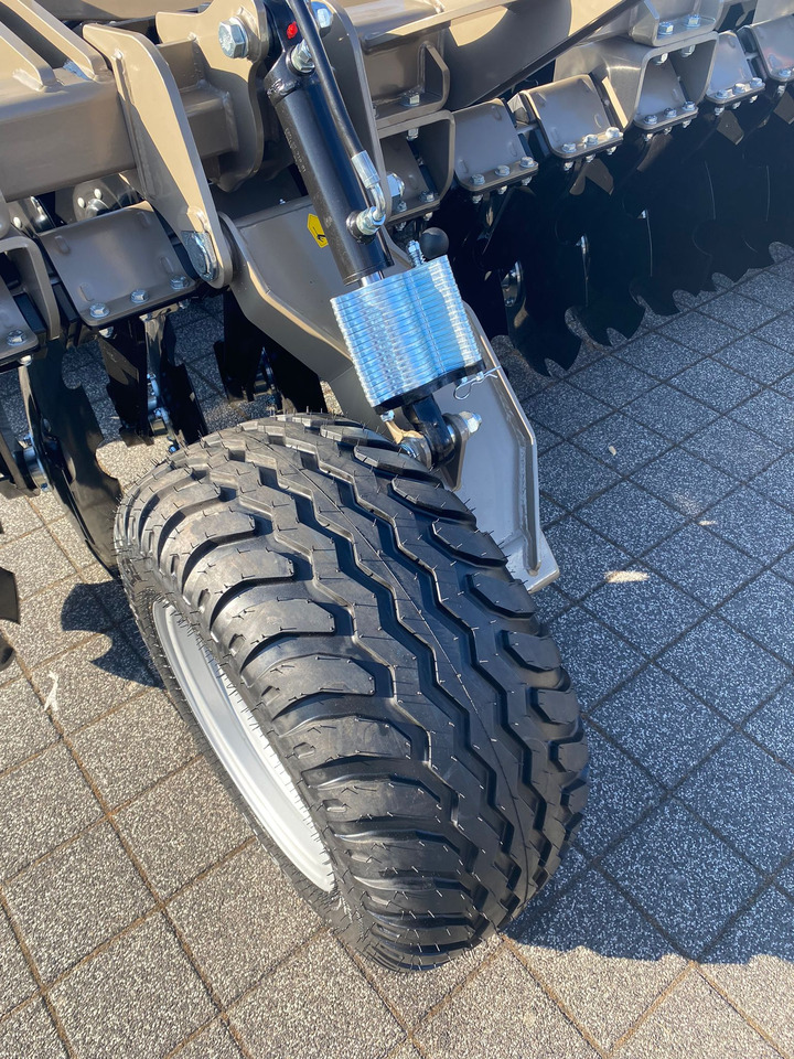 Bừa đĩa mới ROLEX Scheibenegge / Disc harrow / Dechaumeur à disques / Erpice a dischi / Grada de discos /Дисковая борона / Brona talerzowa 8 m: hình 9 Bừa đĩa mới ROLEX Scheibenegge / Disc harrow / Dechaumeur à disques / Erpice a dischi / Grada de discos /Дисковая борона / Brona talerzowa 8 m: hình 9