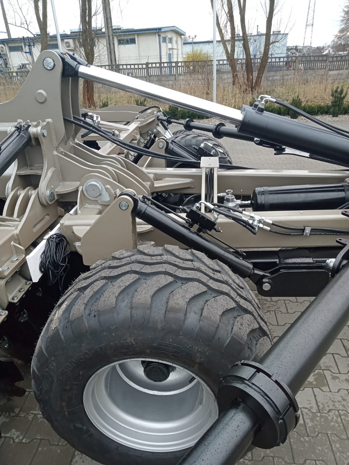 Bừa đĩa mới ROLEX Scheibenegge / Disc harrow / Dechaumeur à disques / Erpice a dischi / Grada de discos /Дисковая борона / Brona talerzowa 8 m: hình 42 Bừa đĩa mới ROLEX Scheibenegge / Disc harrow / Dechaumeur à disques / Erpice a dischi / Grada de discos /Дисковая борона / Brona talerzowa 8 m: hình 42