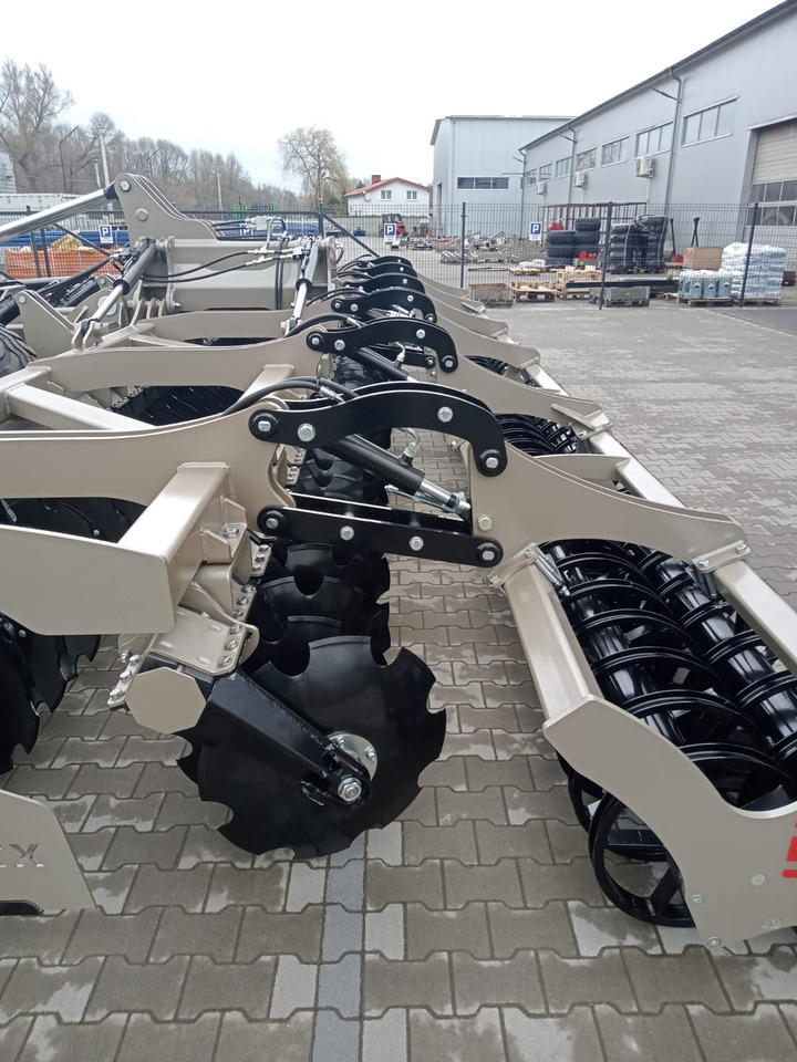 Bừa đĩa mới ROLEX Scheibenegge / Disc harrow / Dechaumeur à disques / Erpice a dischi / Grada de discos /Дисковая борона / Brona talerzowa 8 m: hình 34 Bừa đĩa mới ROLEX Scheibenegge / Disc harrow / Dechaumeur à disques / Erpice a dischi / Grada de discos /Дисковая борона / Brona talerzowa 8 m: hình 34