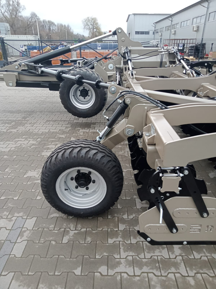 Bừa đĩa mới ROLEX Scheibenegge / Disc harrow / Dechaumeur à disques / Erpice a dischi / Grada de discos /Дисковая борона / Brona talerzowa 8 m: hình 44 Bừa đĩa mới ROLEX Scheibenegge / Disc harrow / Dechaumeur à disques / Erpice a dischi / Grada de discos /Дисковая борона / Brona talerzowa 8 m: hình 44