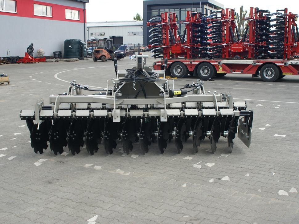 ROLEX Scheibenegge / Disc harrow with hydropack and tire roller / Dechaumeur à disques / Erpice a dischi / Дисковая борона с гидропаком и колёсным катком / Agregat talerzowy uprawowy z hydropackiem i - Bừa đĩa: hình 3 ROLEX Scheibenegge / Disc harrow with hydropack and tire roller / Dechaumeur à disques / Erpice a dischi / Дисковая борона с гидропаком и колёсным катком / Agregat talerzowy uprawowy z hydropackiem i - Bừa đĩa: hình 3