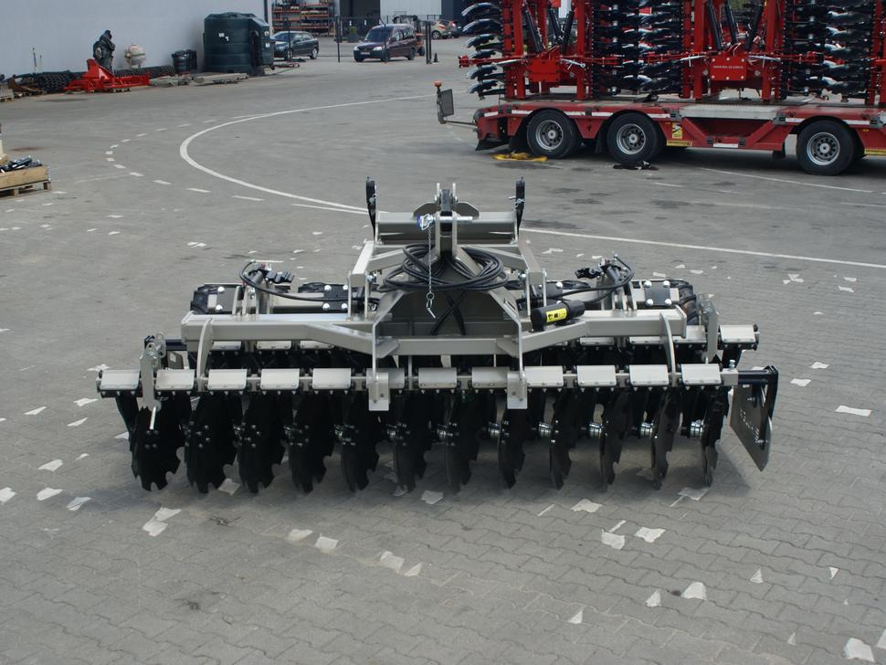 ROLEX Scheibenegge / Disc harrow with hydropack and tire roller / Dechaumeur à disques / Erpice a dischi / Дисковая борона с гидропаком и колёсным катком / Agregat talerzowy uprawowy z hydropackiem i - Bừa đĩa: hình 4 ROLEX Scheibenegge / Disc harrow with hydropack and tire roller / Dechaumeur à disques / Erpice a dischi / Дисковая борона с гидропаком и колёсным катком / Agregat talerzowy uprawowy z hydropackiem i - Bừa đĩa: hình 4