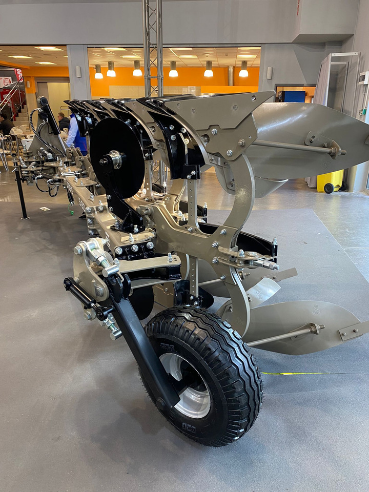 ROLEX Volldrehpflug / Rotary plough / Charrue réversible / Aratro reversibile / Оборотный плуг / Pług obrotowy 3+1 - Cày: hình 5 ROLEX Volldrehpflug / Rotary plough / Charrue réversible / Aratro reversibile / Оборотный плуг / Pług obrotowy 3+1 - Cày: hình 5