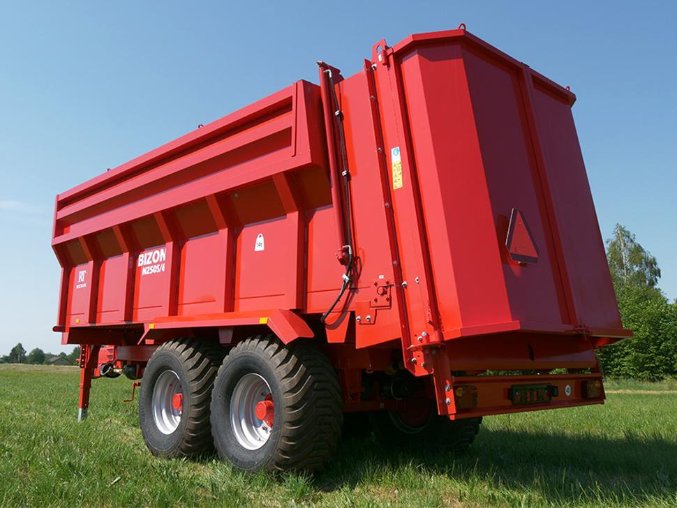 Máy rải phân chuồng mới Roltrans Miststreuer / Manure spreader / Epandeur à fumier / Spandiletame / Разбрасыватель органических удобрений / Rozrzutnik obornika N205S/6 BIZON 14 t: hình 7 Máy rải phân chuồng mới Roltrans Miststreuer / Manure spreader / Epandeur à fumier / Spandiletame / Разбрасыватель органических удобрений / Rozrzutnik obornika N205S/6 BIZON 14 t: hình 7