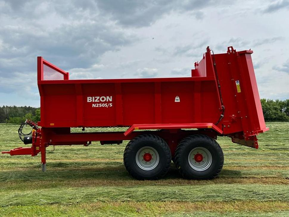 Máy rải phân chuồng mới Roltrans Miststreuer / Manure spreader / Epandeur à fumier / Spandiletame / Разбрасыватель органических удобрений / Rozrzutnik obornika N205S/6 BIZON 14 t: hình 29 Máy rải phân chuồng mới Roltrans Miststreuer / Manure spreader / Epandeur à fumier / Spandiletame / Разбрасыватель органических удобрений / Rozrzutnik obornika N205S/6 BIZON 14 t: hình 29