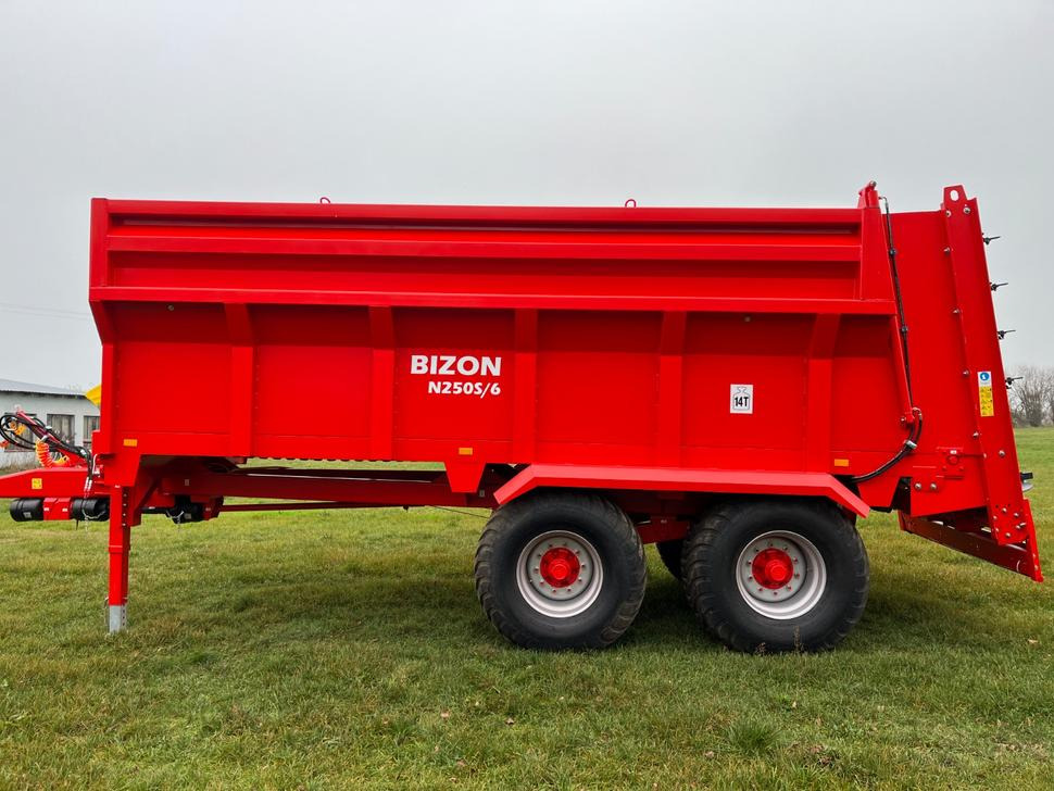 Máy rải phân chuồng mới Roltrans Miststreuer / Manure spreader / Epandeur à fumier / Spandiletame / Разбрасыватель органических удобрений / Rozrzutnik obornika N205S/6 BIZON 14 t: hình 12 Máy rải phân chuồng mới Roltrans Miststreuer / Manure spreader / Epandeur à fumier / Spandiletame / Разбрасыватель органических удобрений / Rozrzutnik obornika N205S/6 BIZON 14 t: hình 12