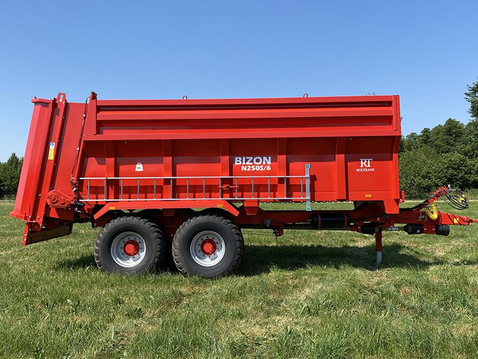 Roltrans Miststreuer / Manure spreader / Epandeur à fumier / Spandiletame / Разбрасыватель органических удобрений / Rozrzutnik obornika N205S/6 BIZON 14 t - Máy rải phân chuồng: hình 2 Roltrans Miststreuer / Manure spreader / Epandeur à fumier / Spandiletame / Разбрасыватель органических удобрений / Rozrzutnik obornika N205S/6 BIZON 14 t - Máy rải phân chuồng: hình 2