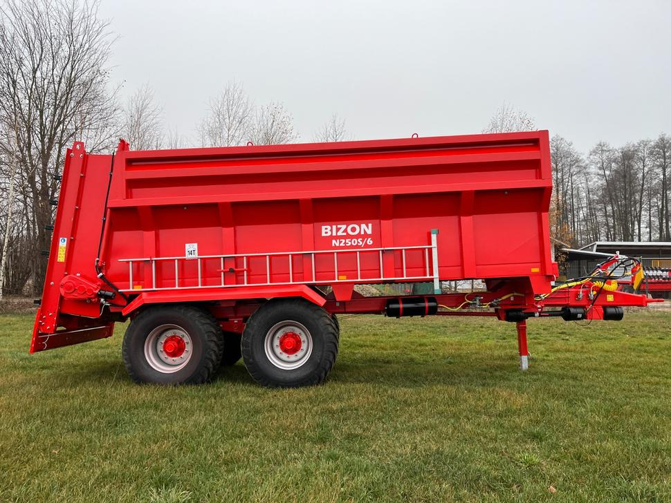 Máy rải phân chuồng mới Roltrans Miststreuer / Manure spreader / Epandeur à fumier / Spandiletame / Разбрасыватель органических удобрений / Rozrzutnik obornika N205S/6 BIZON 14 t: hình 10 Máy rải phân chuồng mới Roltrans Miststreuer / Manure spreader / Epandeur à fumier / Spandiletame / Разбрасыватель органических удобрений / Rozrzutnik obornika N205S/6 BIZON 14 t: hình 10