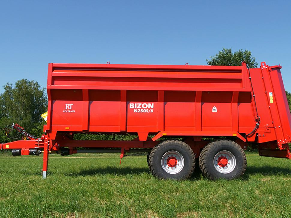 Roltrans Miststreuer / Manure spreader / Epandeur à fumier / Spandiletame / Разбрасыватель органических удобрений / Rozrzutnik obornika N205S/6 BIZON 14 t - Máy rải phân chuồng: hình 3 Roltrans Miststreuer / Manure spreader / Epandeur à fumier / Spandiletame / Разбрасыватель органических удобрений / Rozrzutnik obornika N205S/6 BIZON 14 t - Máy rải phân chuồng: hình 3