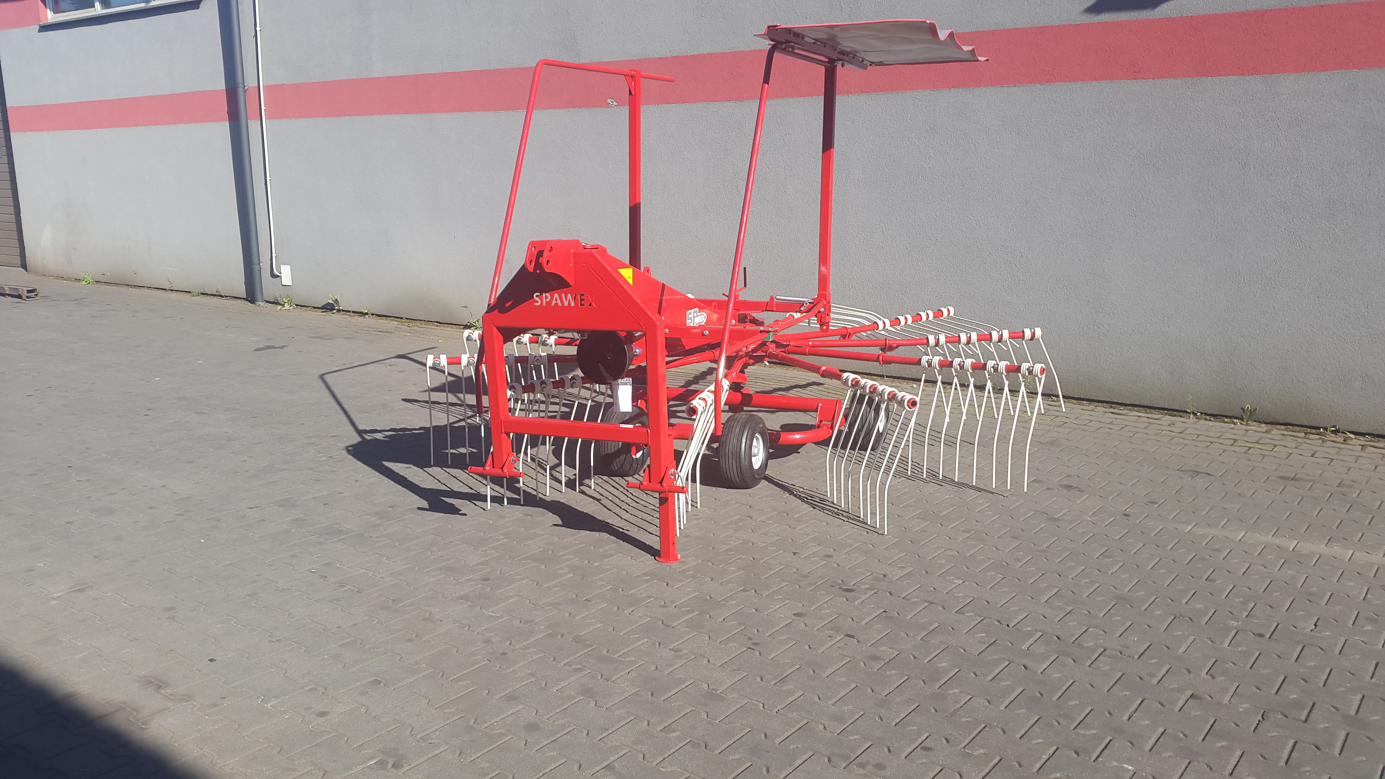 Dàn trải/ Cào mới Spawex Kreiselschwader / Rake / Andaineur / Rastrillo / Rastrello / Zgrabiarka 4,5 m: hình 9 Dàn trải/ Cào mới Spawex Kreiselschwader / Rake / Andaineur / Rastrillo / Rastrello / Zgrabiarka 4,5 m: hình 9