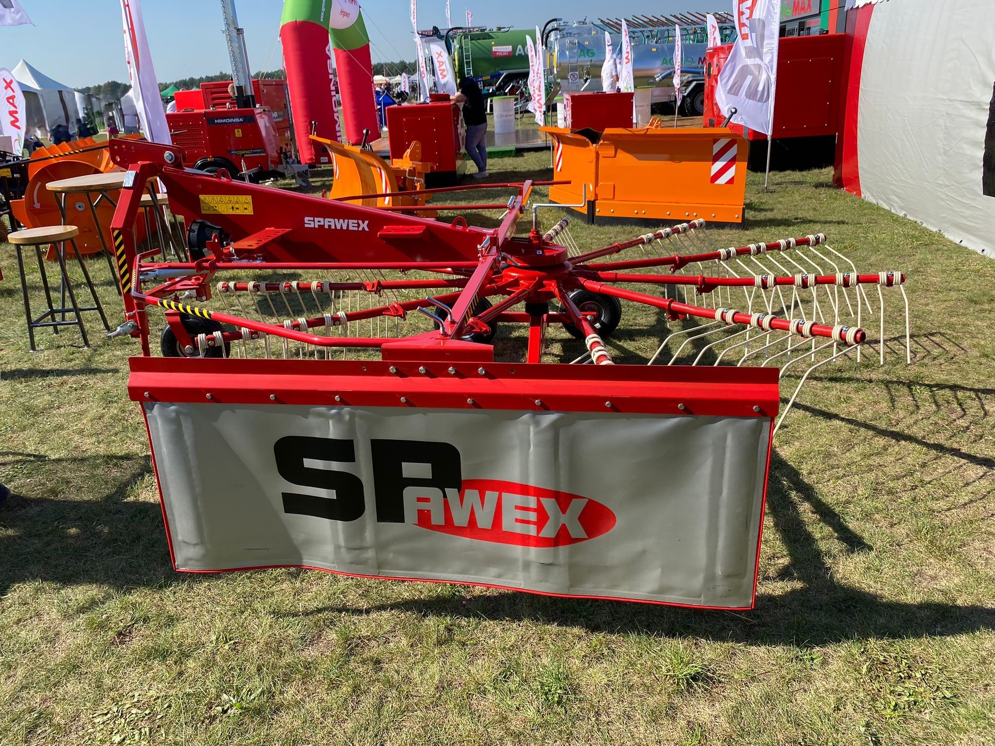 Spawex Kreiselschwader / Rake / Andaineur / Rastrillo / Rastrello / Zgrabiarka 4,5 m - Dàn trải/ Cào: hình 4 Spawex Kreiselschwader / Rake / Andaineur / Rastrillo / Rastrello / Zgrabiarka 4,5 m - Dàn trải/ Cào: hình 4