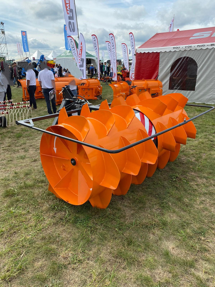 Spawex Silowalze / Silage spreader / Épandeur d'ensilage / Spandiconcime / Esparcidor de forraje verde / Кормораспределитель / Rozgarniacz do zielonki Tornado 2,2 m - Trang thiết bị dàn trải: hình 1 Spawex Silowalze / Silage spreader / Épandeur d'ensilage / Spandiconcime / Esparcidor de forraje verde / Кормораспределитель / Rozgarniacz do zielonki Tornado 2,2 m - Trang thiết bị dàn trải: hình 1