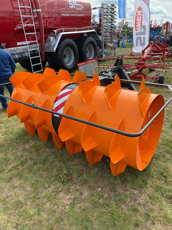Spawex Silowalze / Silage spreader / Épandeur d'ensilage / Spandiconcime / Esparcidor de forraje verde / Кормораспределитель / Rozgarniacz do zielonki Tornado 2,2 m - Trang thiết bị dàn trải: hình 2 Spawex Silowalze / Silage spreader / Épandeur d'ensilage / Spandiconcime / Esparcidor de forraje verde / Кормораспределитель / Rozgarniacz do zielonki Tornado 2,2 m - Trang thiết bị dàn trải: hình 2