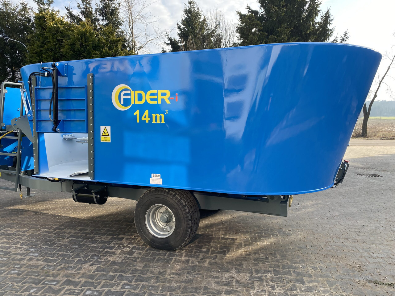 ZAMET Futtermischwagen / Feed mixer / Melangeuse / Carro miscelatore / Vagoneta 2 sinfines / Кормораздатчик 2 шнека / Wóz paszowy 14 m3 - Xe trộn thức ăn gia súc: hình 3 ZAMET Futtermischwagen / Feed mixer / Melangeuse / Carro miscelatore / Vagoneta 2 sinfines / Кормораздатчик 2 шнека / Wóz paszowy 14 m3 - Xe trộn thức ăn gia súc: hình 3