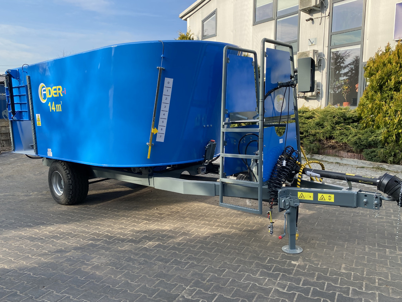 ZAMET Futtermischwagen / Feed mixer / Melangeuse / Carro miscelatore / Vagoneta 2 sinfines / Кормораздатчик 2 шнека / Wóz paszowy 14 m3 - Xe trộn thức ăn gia súc: hình 2 ZAMET Futtermischwagen / Feed mixer / Melangeuse / Carro miscelatore / Vagoneta 2 sinfines / Кормораздатчик 2 шнека / Wóz paszowy 14 m3 - Xe trộn thức ăn gia súc: hình 2