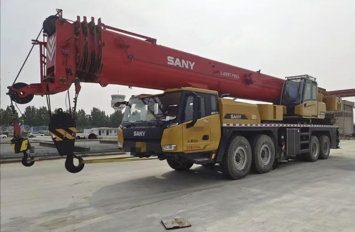 SANY STC800C5,E5,T5 - Cẩu bánh lốp: hình 1 SANY STC800C5,E5,T5 - Cẩu bánh lốp: hình 1