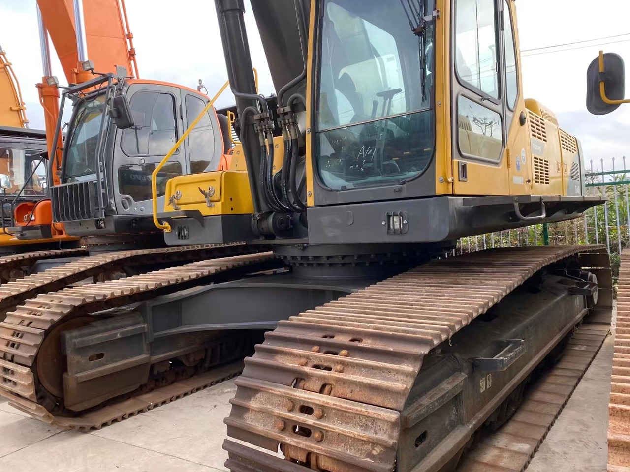 VOLVO EC460 - Máy xúc bánh xích: hình 2 VOLVO EC460 - Máy xúc bánh xích: hình 2