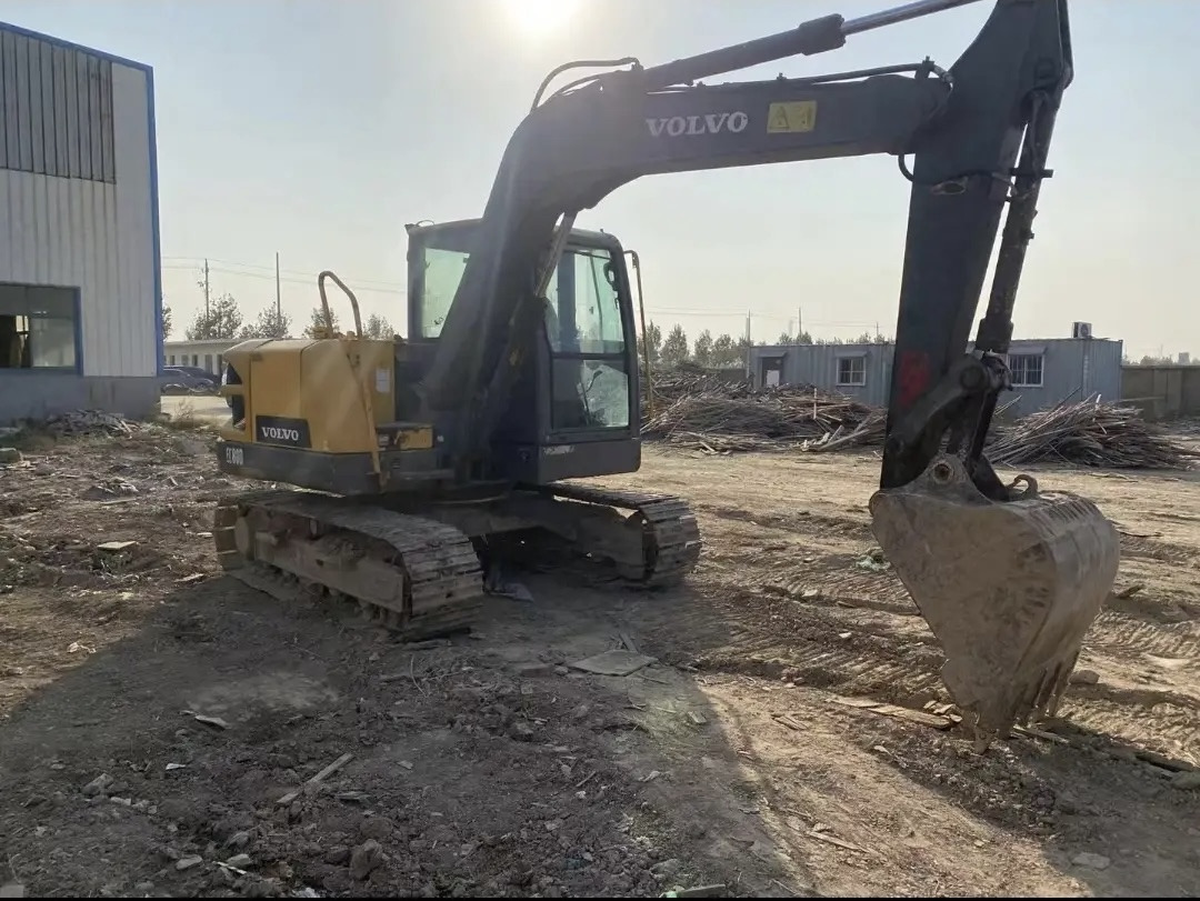VOLVO EC80D - Máy xúc bánh xích: hình 1 VOLVO EC80D - Máy xúc bánh xích: hình 1