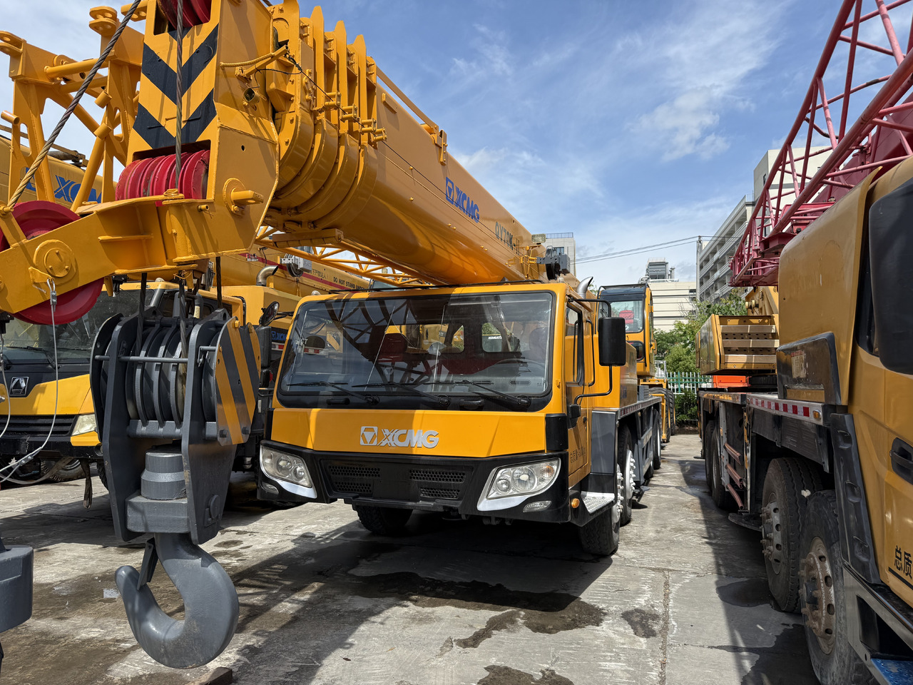 XCMG QY70K-2 - Cẩu bánh lốp: hình 1 XCMG QY70K-2 - Cẩu bánh lốp: hình 1