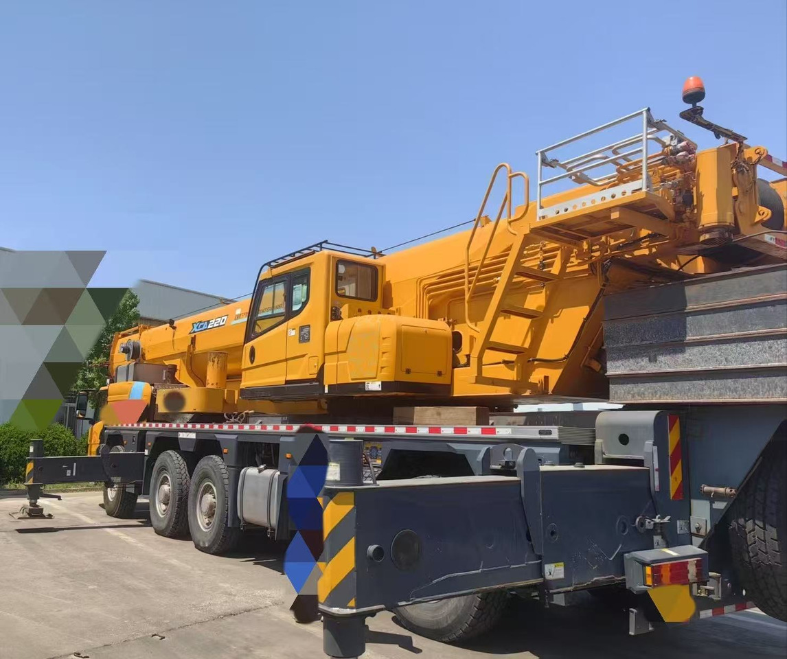 XCMG XCA130L7C - Cần cẩu mọi địa hình: hình 4 XCMG XCA130L7C - Cần cẩu mọi địa hình: hình 4