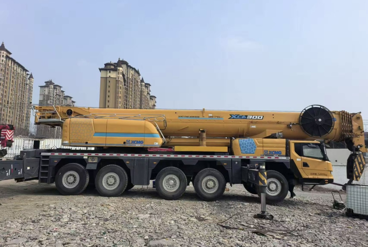 XCMG XCA220 - Cần cẩu mọi địa hình: hình 1 XCMG XCA220 - Cần cẩu mọi địa hình: hình 1