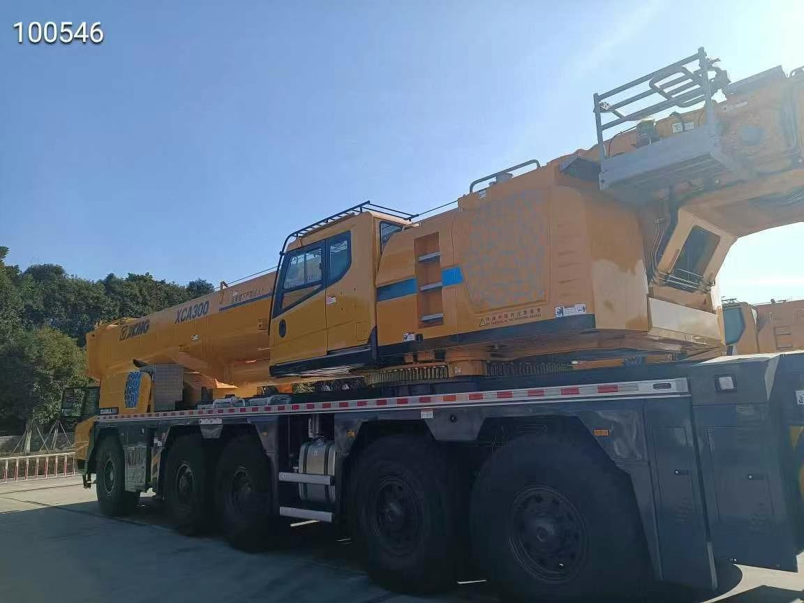 XCMG XCA300 - Cần cẩu mọi địa hình: hình 4 XCMG XCA300 - Cần cẩu mọi địa hình: hình 4