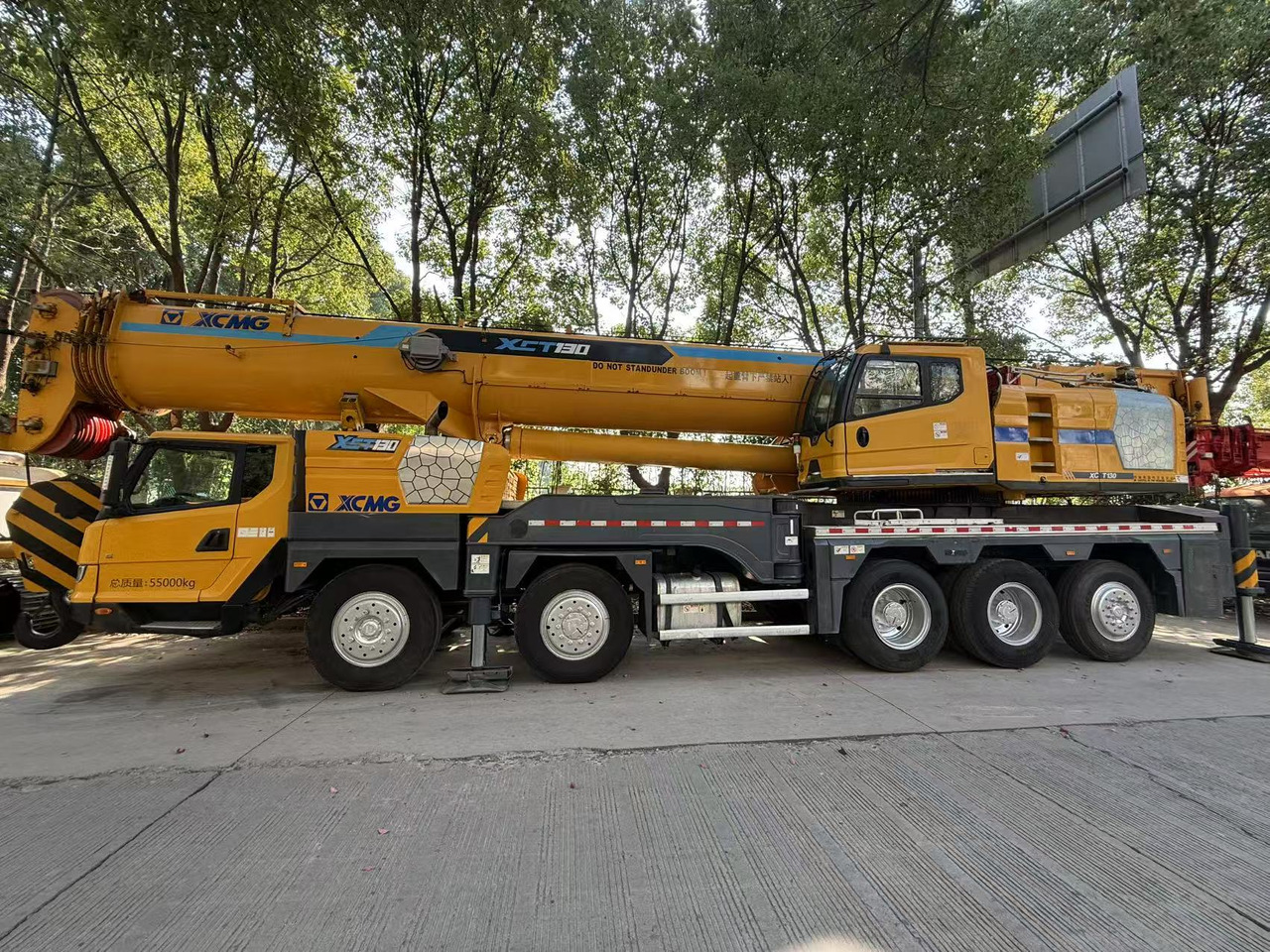 XCMG XCT130 - Cẩu bánh lốp: hình 1 XCMG XCT130 - Cẩu bánh lốp: hình 1