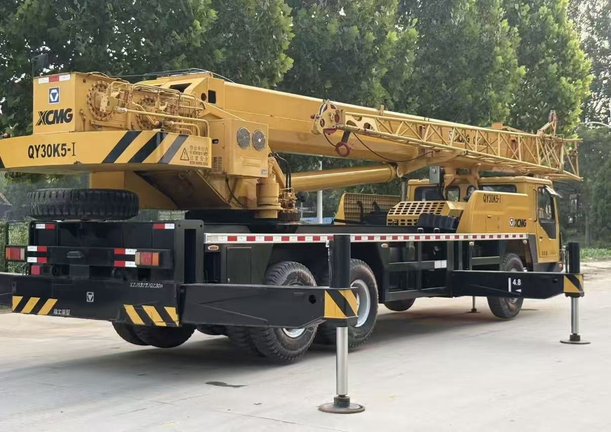 XCMG XCT30L5 - Cẩu bánh lốp: hình 5 XCMG XCT30L5 - Cẩu bánh lốp: hình 5