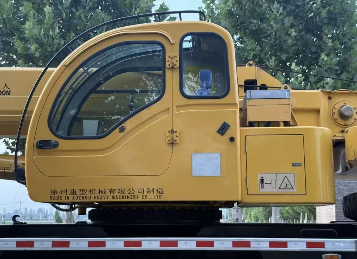 XCMG XCT30L5 - Cẩu bánh lốp: hình 3 XCMG XCT30L5 - Cẩu bánh lốp: hình 3