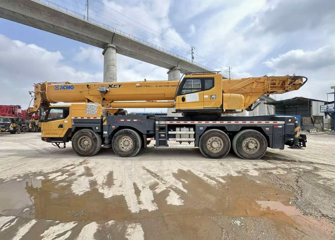 XCMG XCT80L6 - Cẩu bánh lốp: hình 1 XCMG XCT80L6 - Cẩu bánh lốp: hình 1