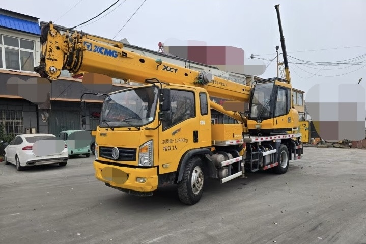 XCMG XCT8L5 - Cẩu bánh lốp: hình 1 XCMG XCT8L5 - Cẩu bánh lốp: hình 1