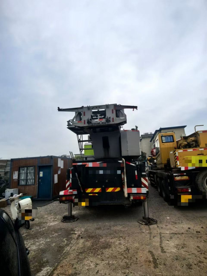 ZOOMLION 200E7 - Cần cẩu mọi địa hình: hình 2 ZOOMLION 200E7 - Cần cẩu mọi địa hình: hình 2