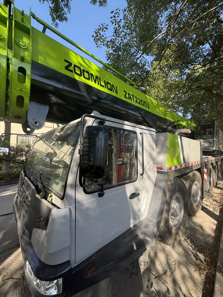 ZOOMLION ZAT2200V - Cẩu bánh lốp: hình 4 ZOOMLION ZAT2200V - Cẩu bánh lốp: hình 4