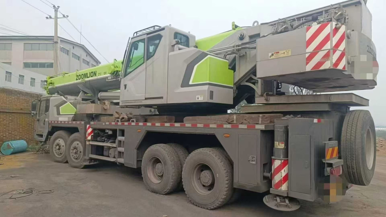 ZOOMLION ZTC550 - Cẩu bánh lốp: hình 2 ZOOMLION ZTC550 - Cẩu bánh lốp: hình 2