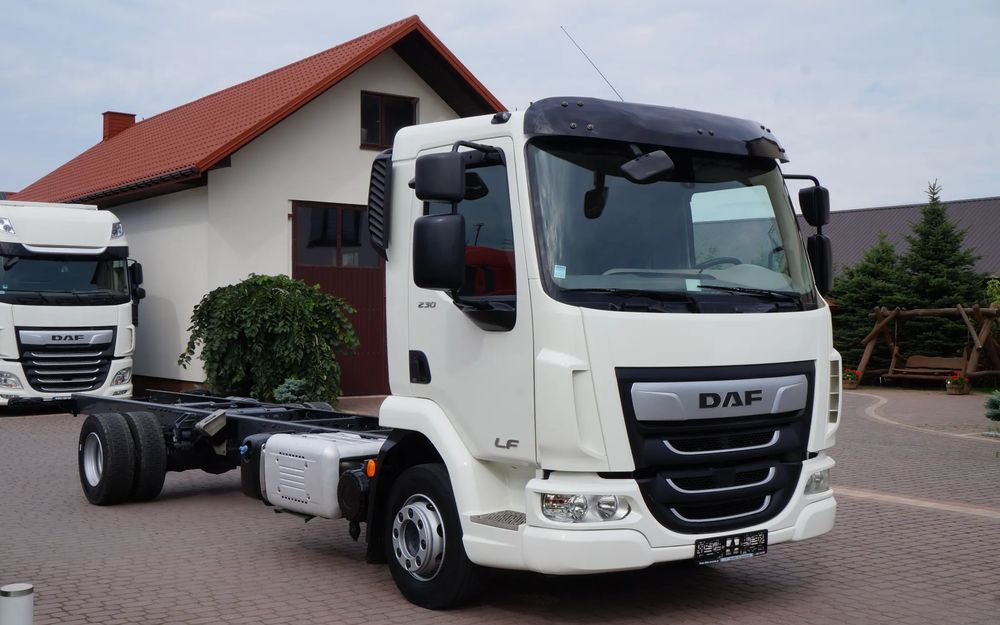 DAF LF 230 EURO 6 12 TON RAMA DO ZABUDOWY - Xe tải khung gầm: hình 1 DAF LF 230 EURO 6 12 TON RAMA DO ZABUDOWY - Xe tải khung gầm: hình 1