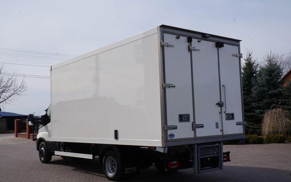 Iveco DAILY 70c17 CHŁODNIA 5 m Thermo king V-500 MAX Wzorowy Stan - Xe tải đông lạnh: hình 4 Iveco DAILY 70c17 CHŁODNIA 5 m Thermo king V-500 MAX Wzorowy Stan - Xe tải đông lạnh: hình 4