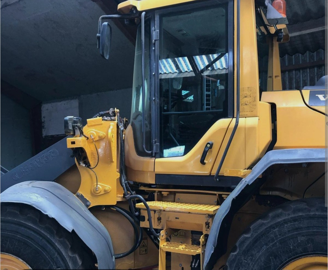 Volvo L90h - Máy xúc lật bánh lốp: hình 4 Volvo L90h - Máy xúc lật bánh lốp: hình 4